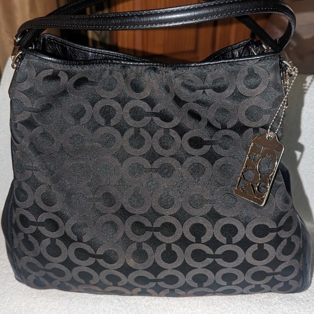 Coach Phoebe OP Art sateen shoulder bag .